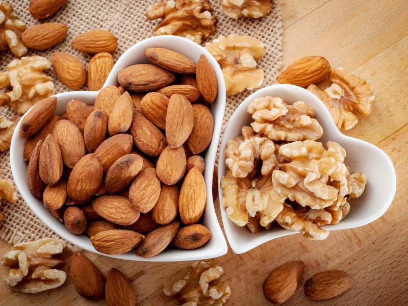Hạt hạnh nhân và óc chó: Loại hạt nào tốt cho sức khỏe hơn? – Millinuts
